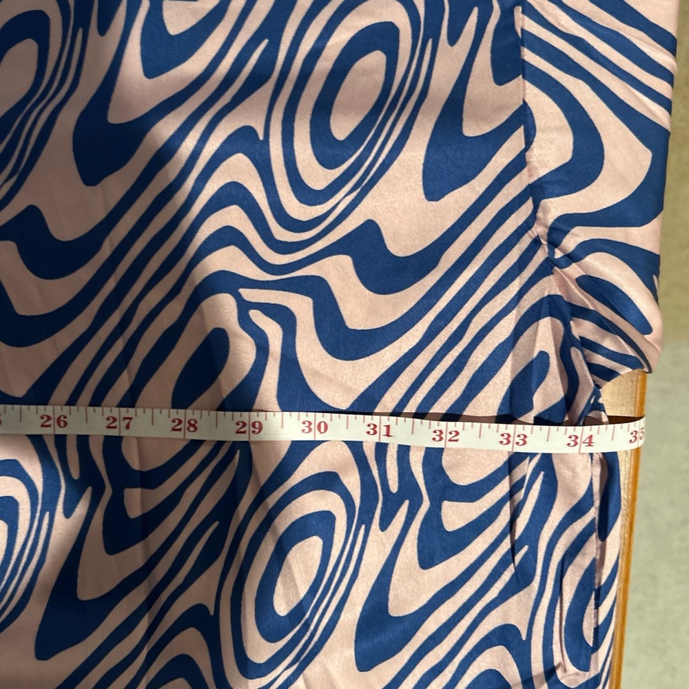 Dressed in LALA Oversized Swirl Patterned Blouse - Picture 4 of 5